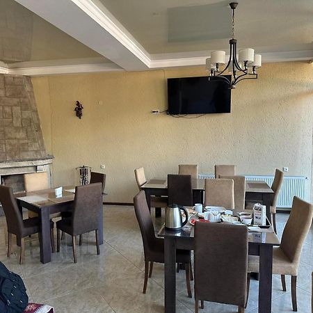 Hotel Iveria Kazbegi Kültér fotó
