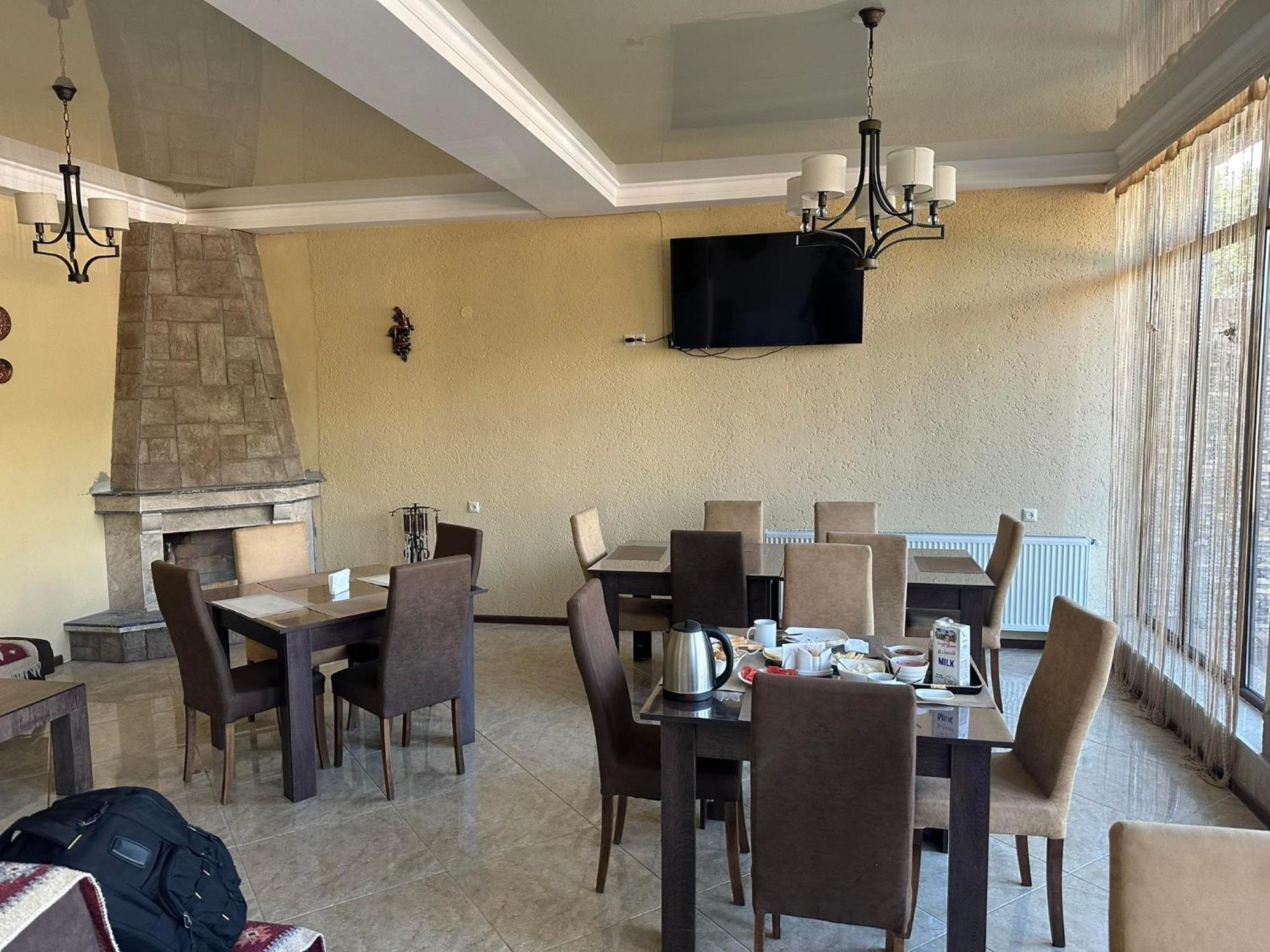 Hotel Iveria Kazbegi Kültér fotó