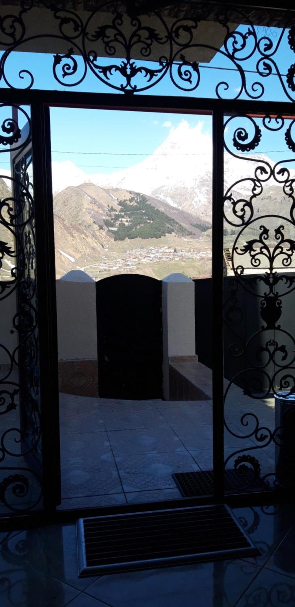 Hotel Iveria Kazbegi Kültér fotó