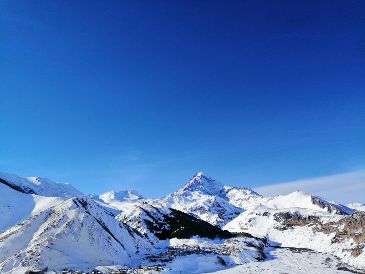 Hotel Iveria Kazbegi Kültér fotó